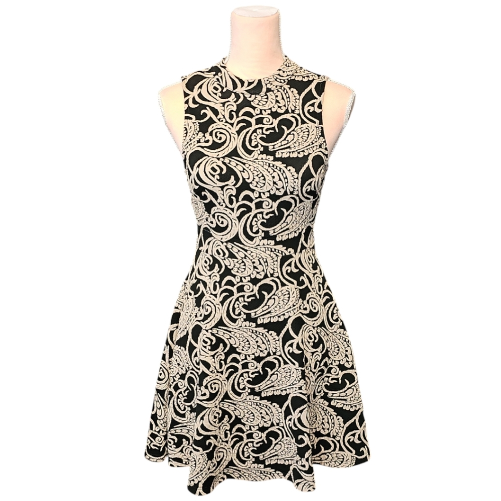 Forever 21 Patterned Zippered Black Dress Size Small